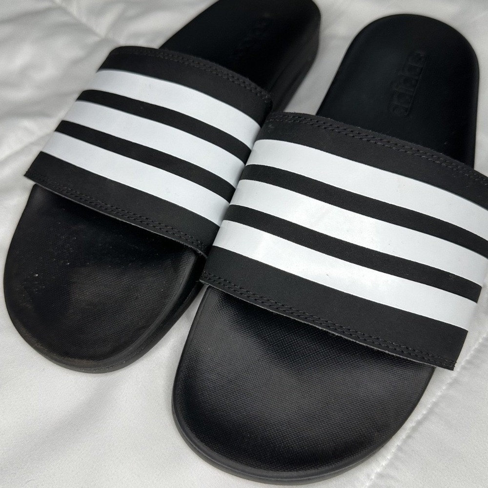 NWOT ADIDAS Adilette Comfort Unisex Black‎ White Stripe Slides Mens 9 Womens 10